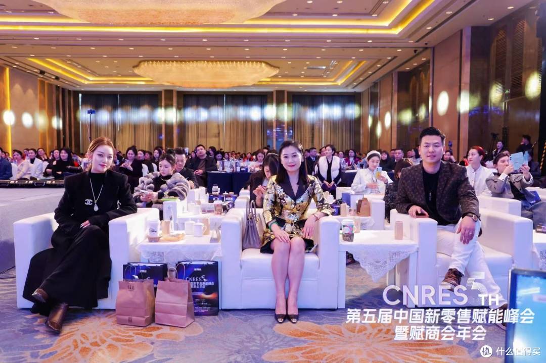00 后 “上上谦” 与皙维莱:AI 减脂新连锁的破局者