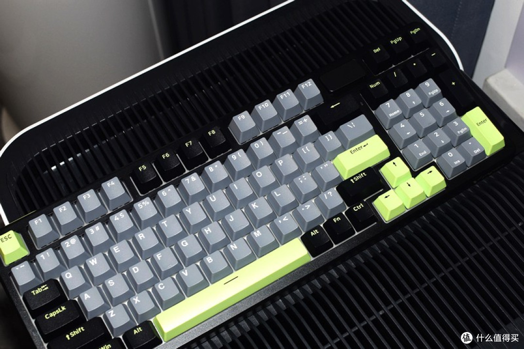全面提升工作和娱乐体验 雷柏客制化键盘V700DIY-98