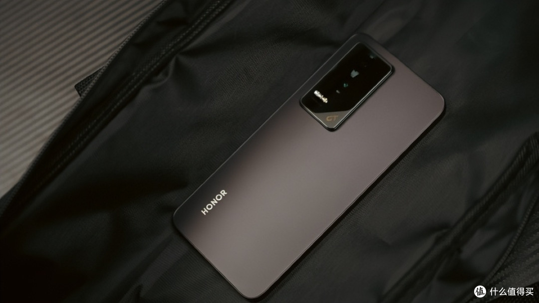 荣耀放弃高利润,骁龙8Gen3+5300mAh,16GB+512GB跌至2285元