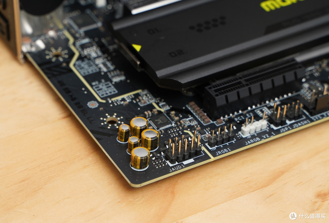 R5 9600X和R7 9800X3D游戏性能差距大吗?A卡篇