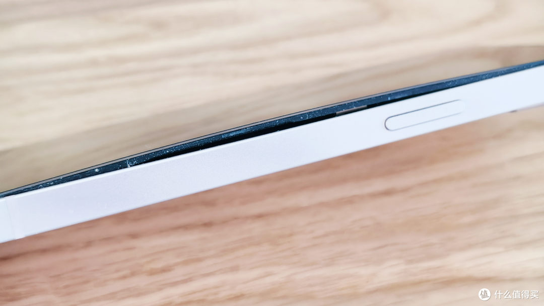 iPhone 13电池鼓包去苹果直营店检修电池,过保照样免费换电池!