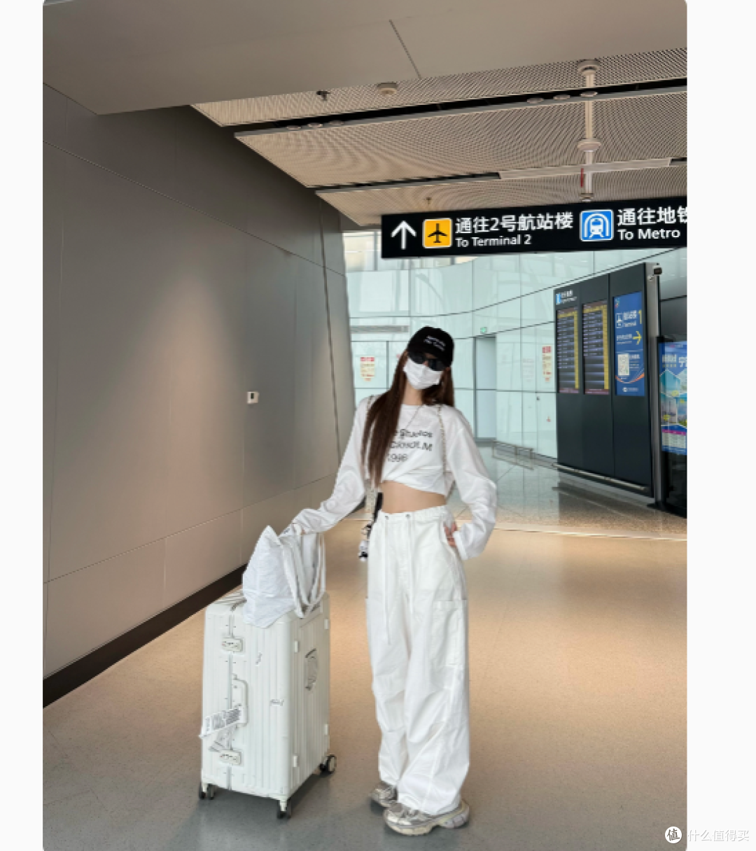 解锁夏季时尚密码：Yilann 一澜白色休闲工装裤