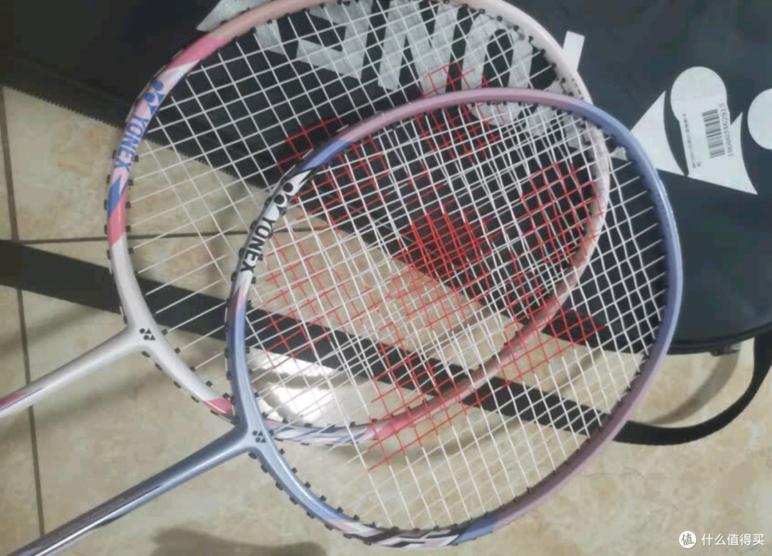 YONEX尤尼克斯NR7000I羽毛球拍对拍:赛场上的轻盈利器