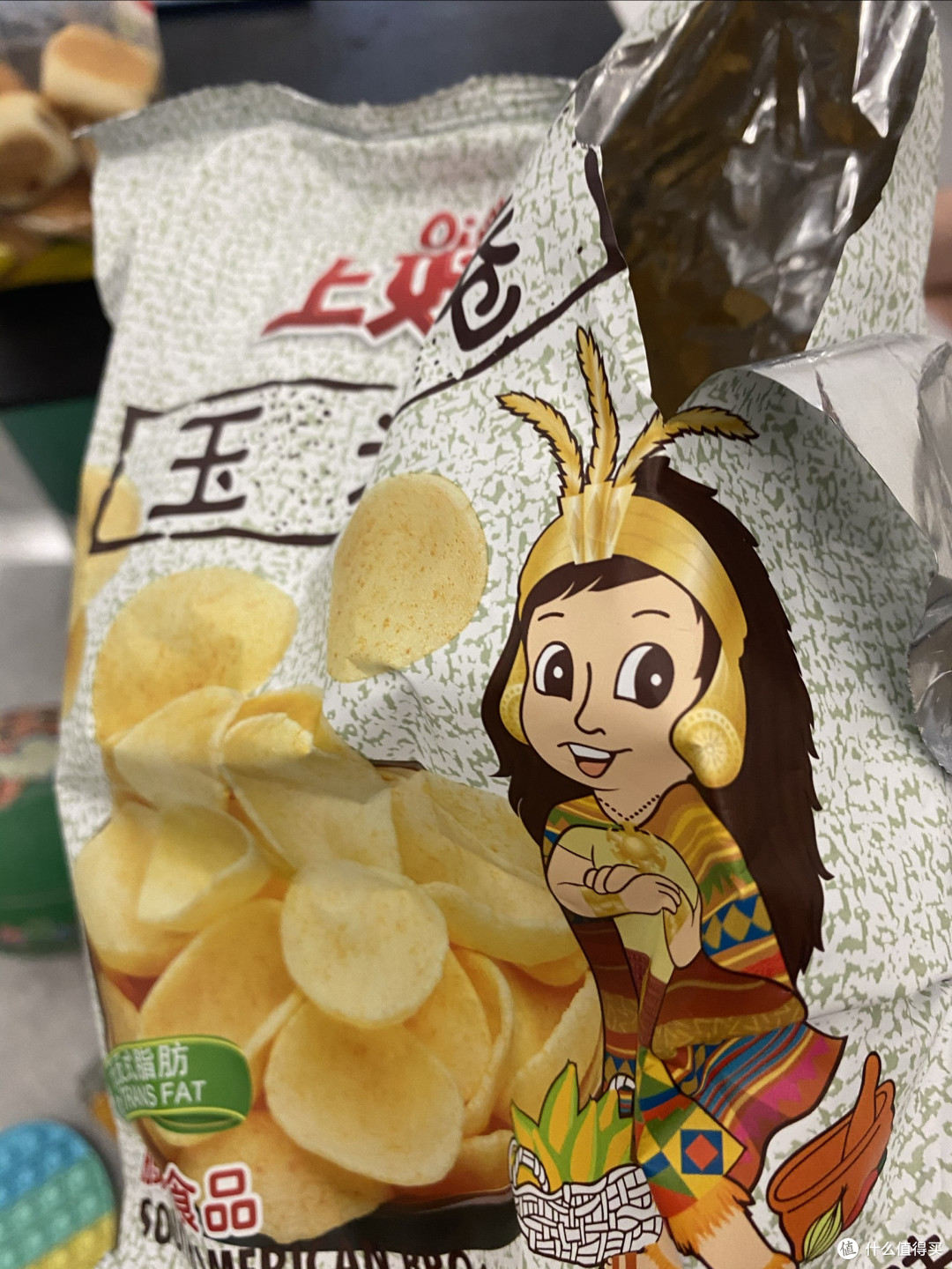 上好佳玉米卷，一口咬下童年的味道
