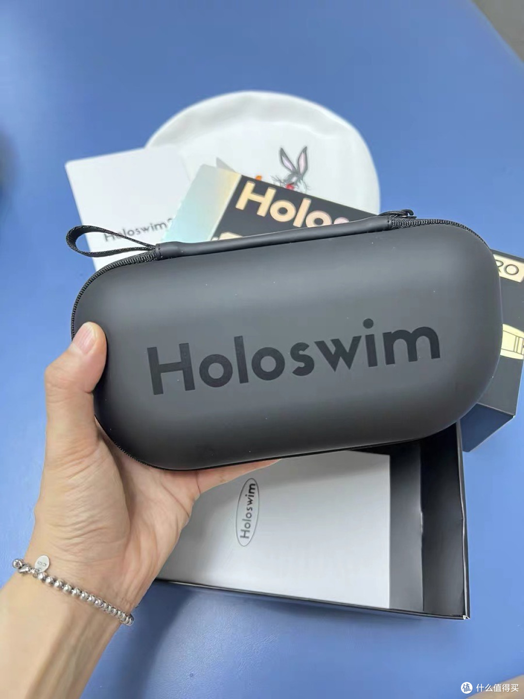 突破传统游泳的边界：Swans Holoswim 2 Pro AR智能泳镜