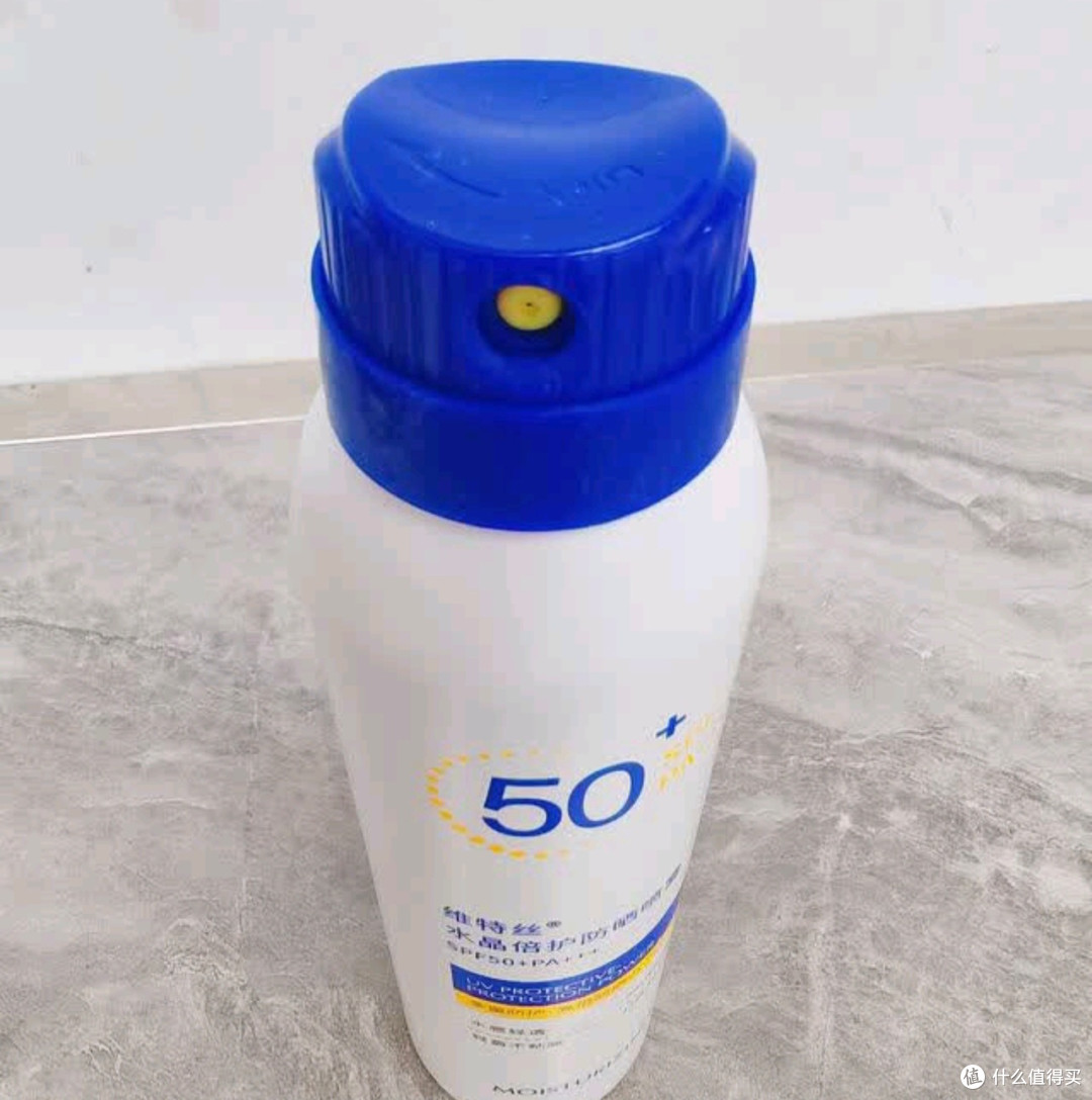 维特丝防晒喷雾:夏日肌肤的贴心守护者
