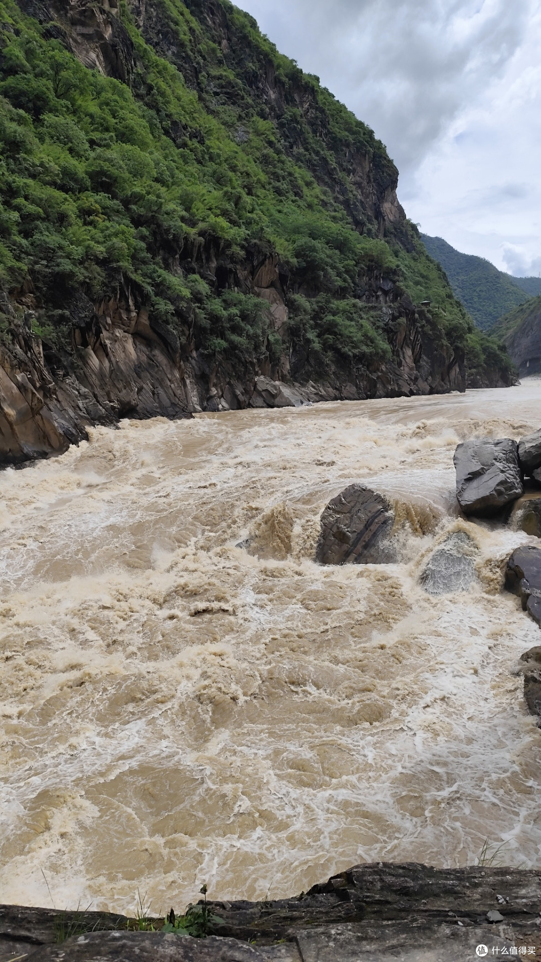 虎跳峡旅游攻略:探索峡谷深处