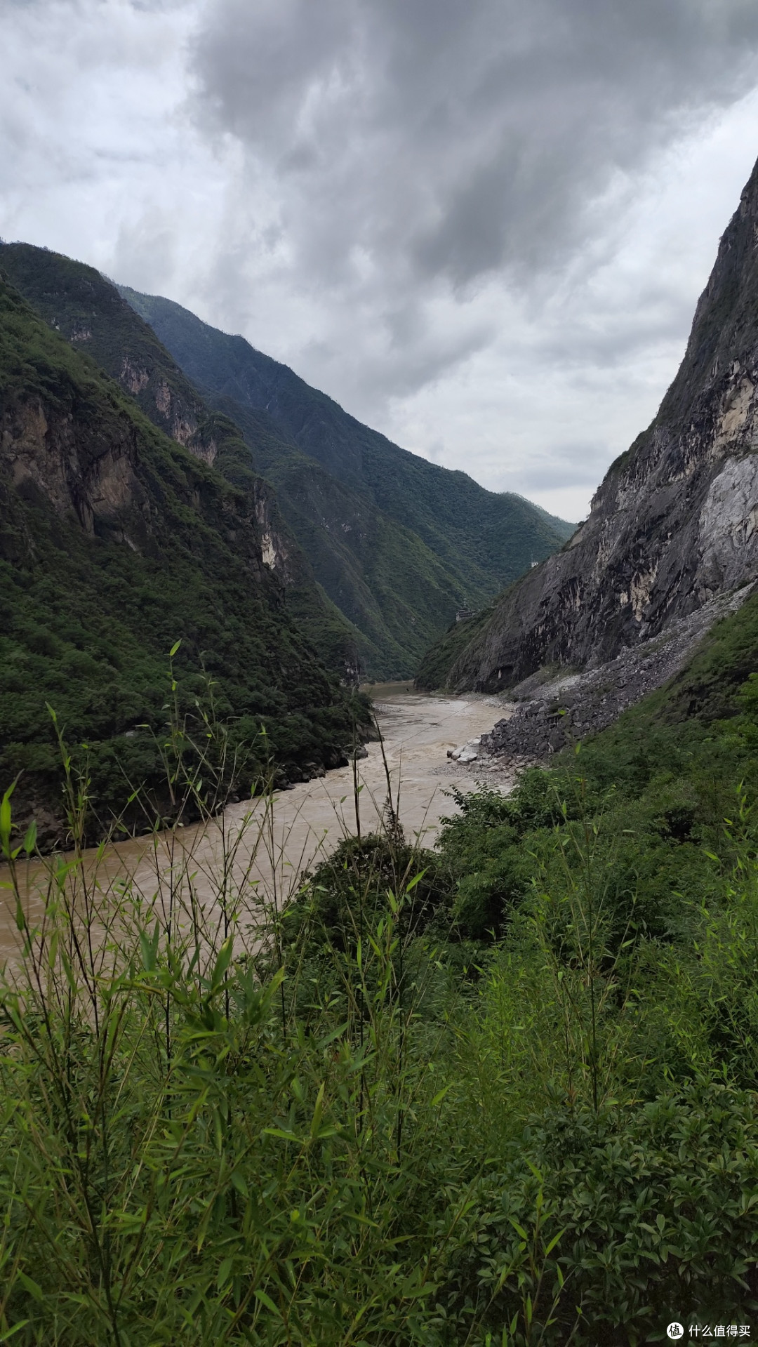虎跳峡旅游攻略:探索峡谷深处