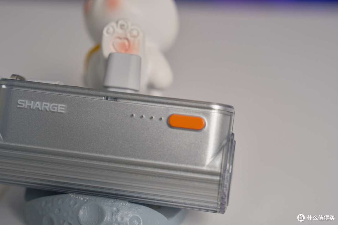 出游好伴侣,闪极随行Mini2充电宝+点阵屏充电器