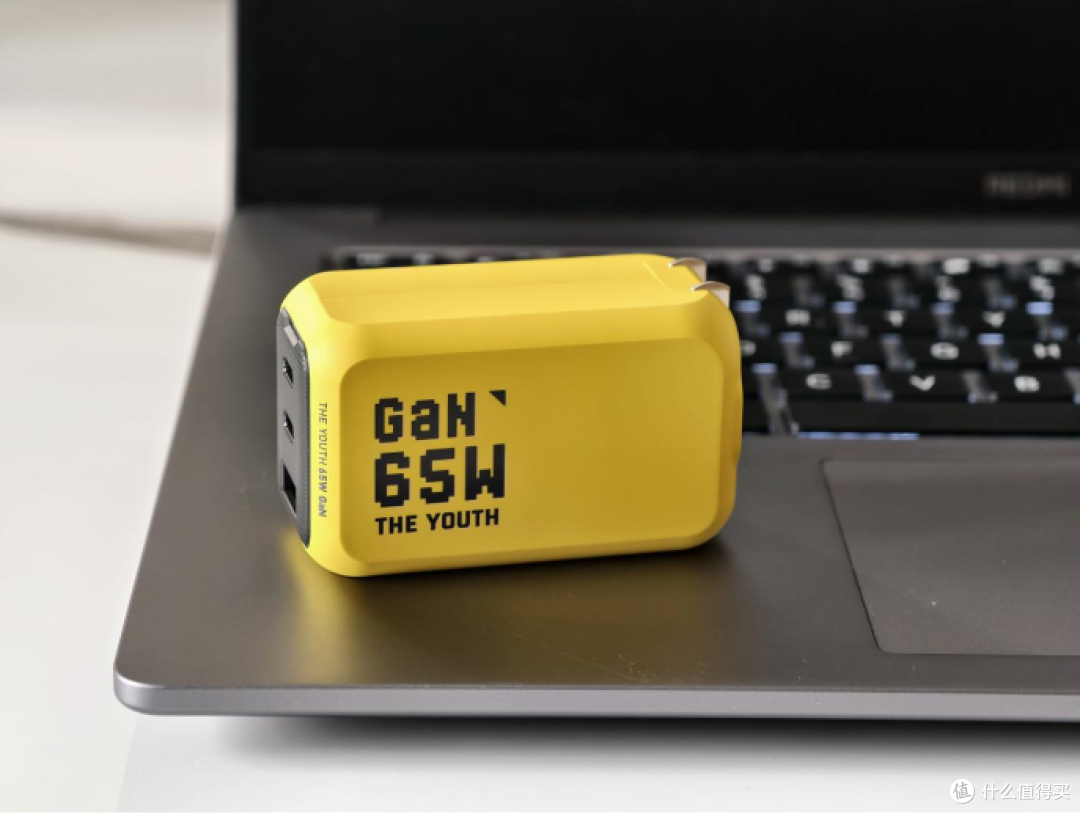 双C口都是真65W,用过就回不去了,奥海氮化镓充电器
