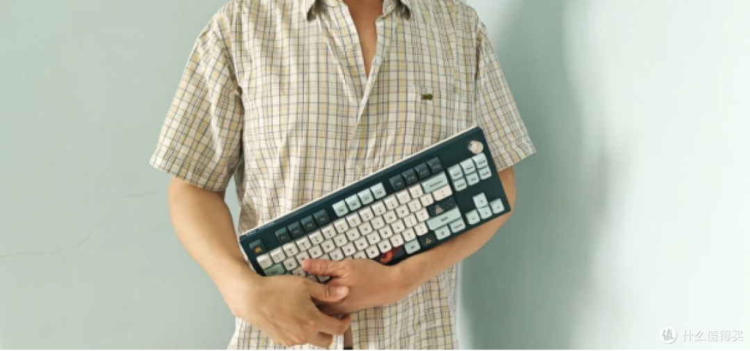 男生的键盘里面都藏着什么?全面拆解清理机械键盘,洁癖勿入