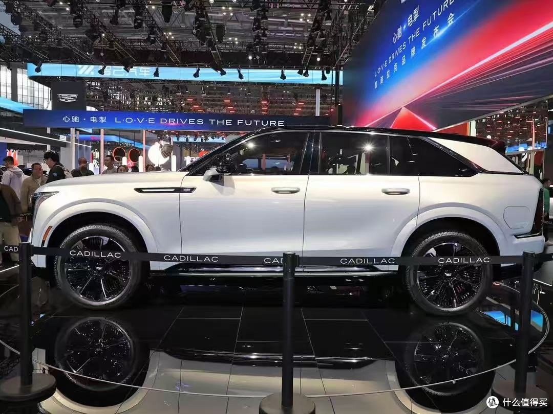 凯迪拉克ESCALADE IQ 电动豪华新标杆