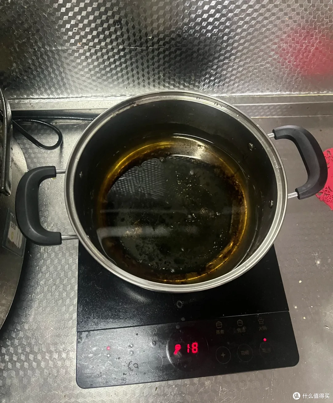 刷净陈年老锅底!这9个锅具清洁方法,让我家的锅「常用常新」