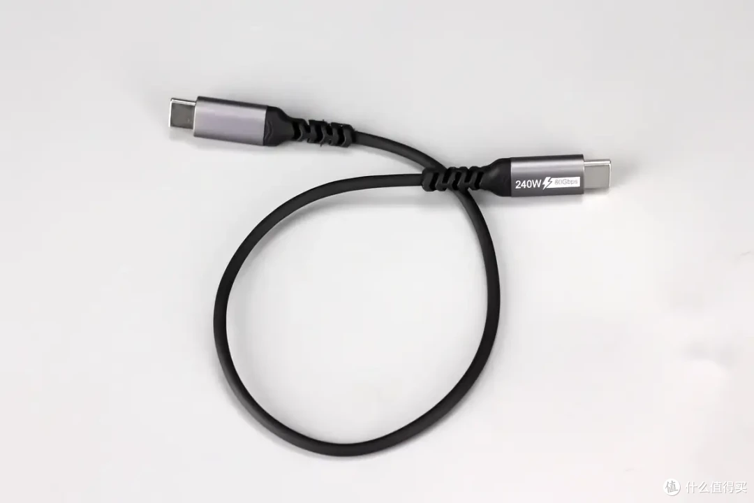 终极进化5万倍速率提升+超细线径——酷乐炫USB4全功能同轴数据线