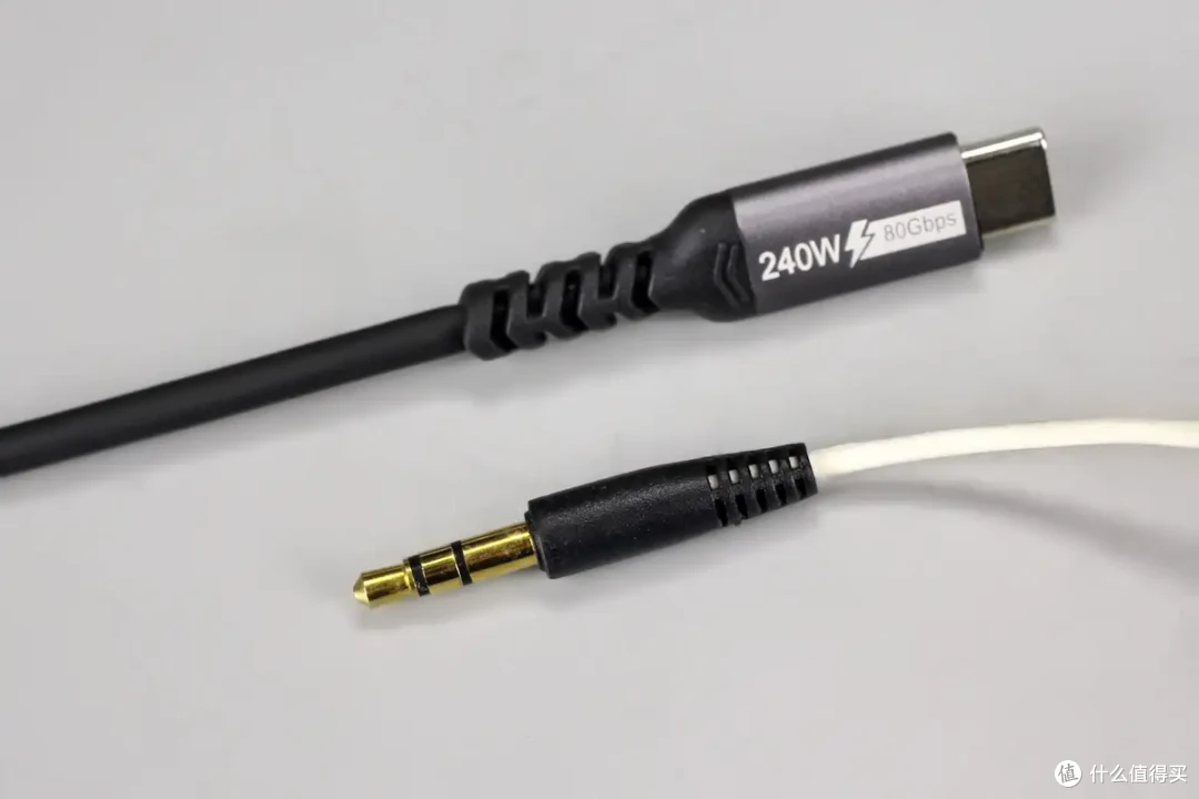 终极进化5万倍速率提升+超细线径——酷乐炫USB4全功能同轴数据线