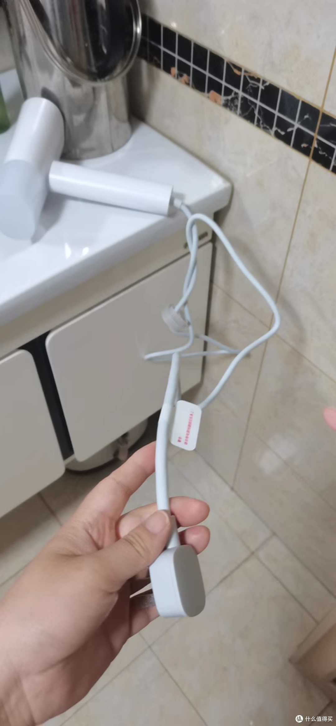 米家折叠挂烫机:家用熨衣这小东西真省事