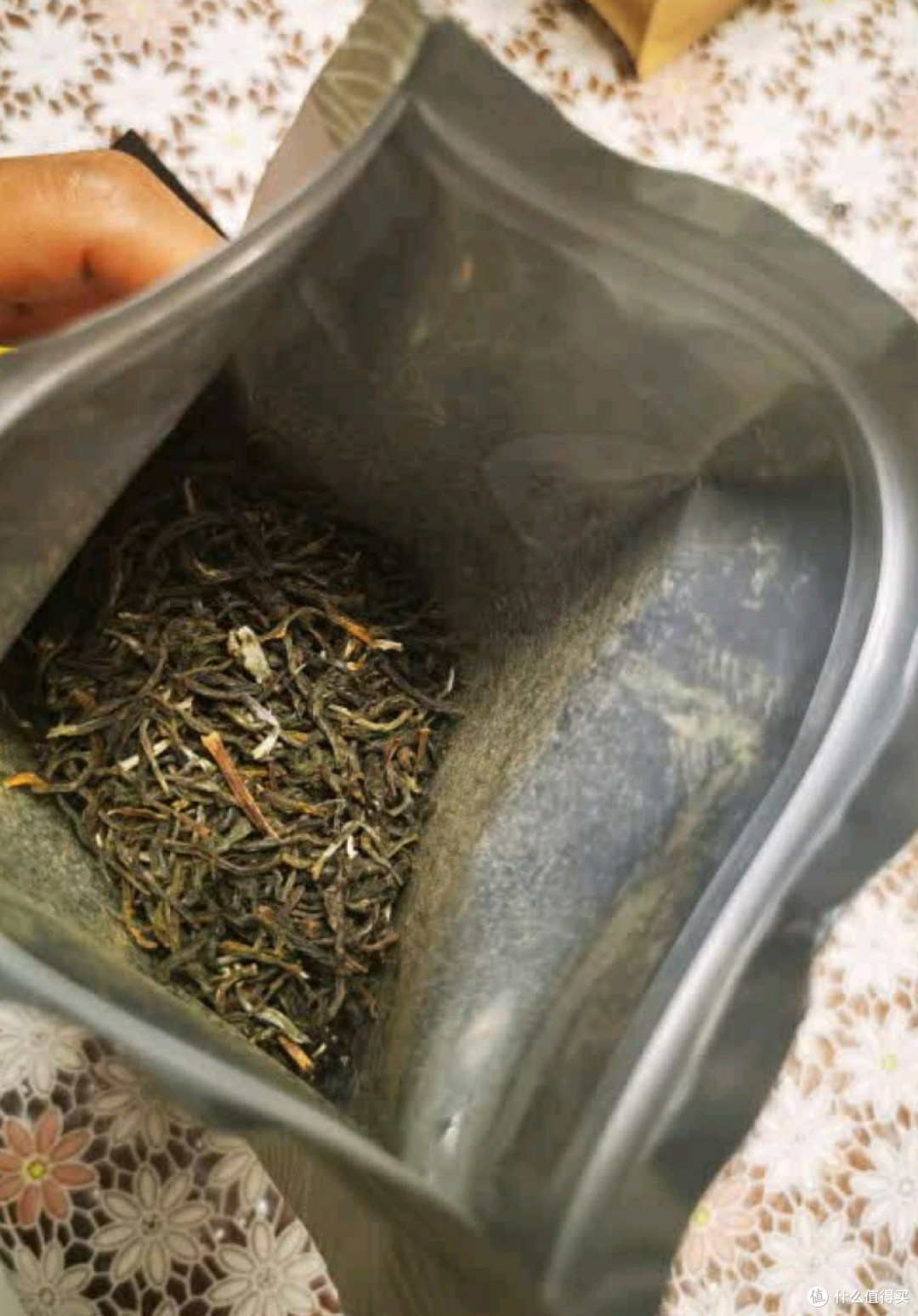 藏在茶罐里的云南春味:凤牌滇绿早春头采,喝懂自然的馈赠