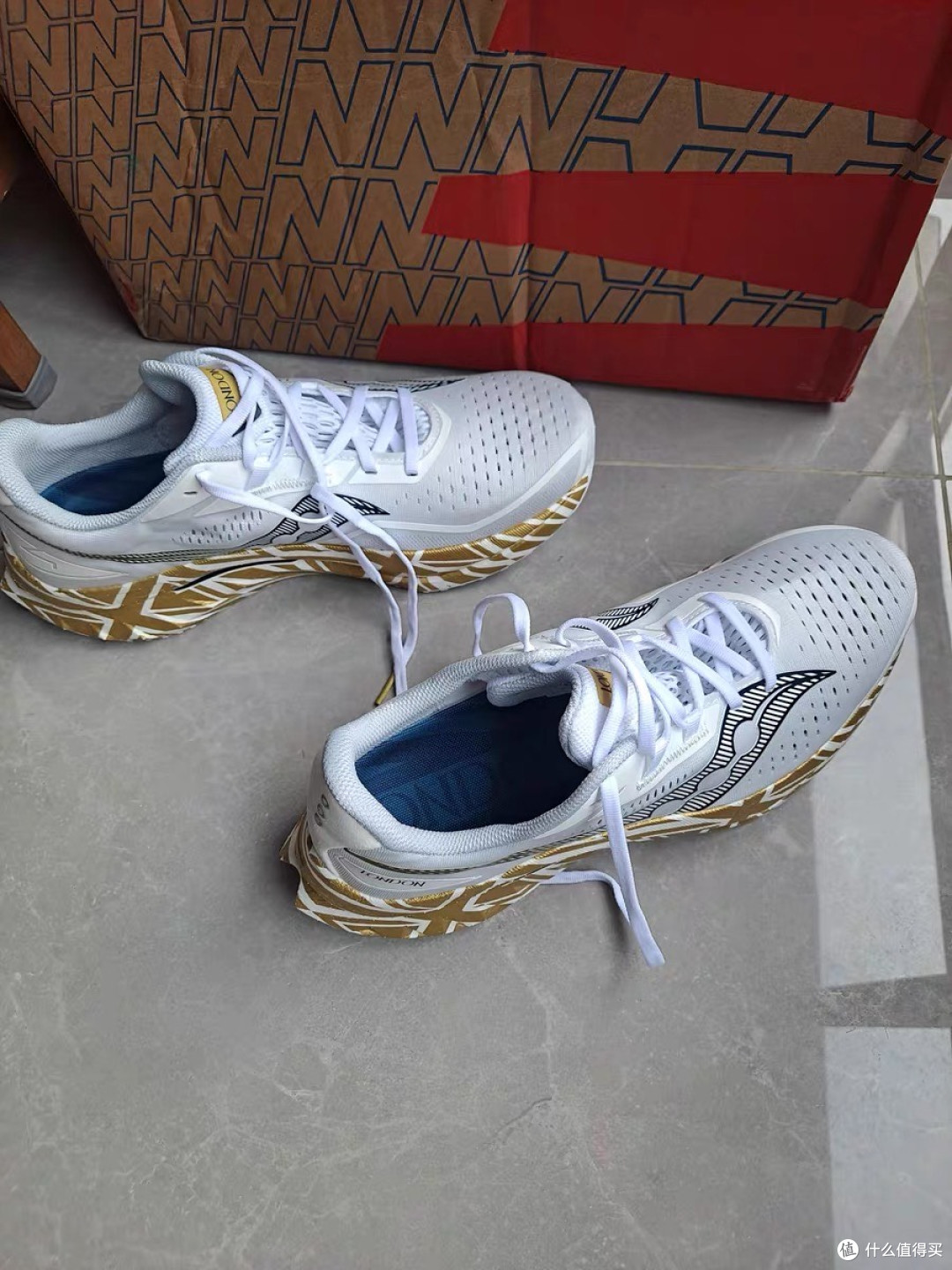 Saucony索康尼啡速4:轻弹竞速的黄金搭档