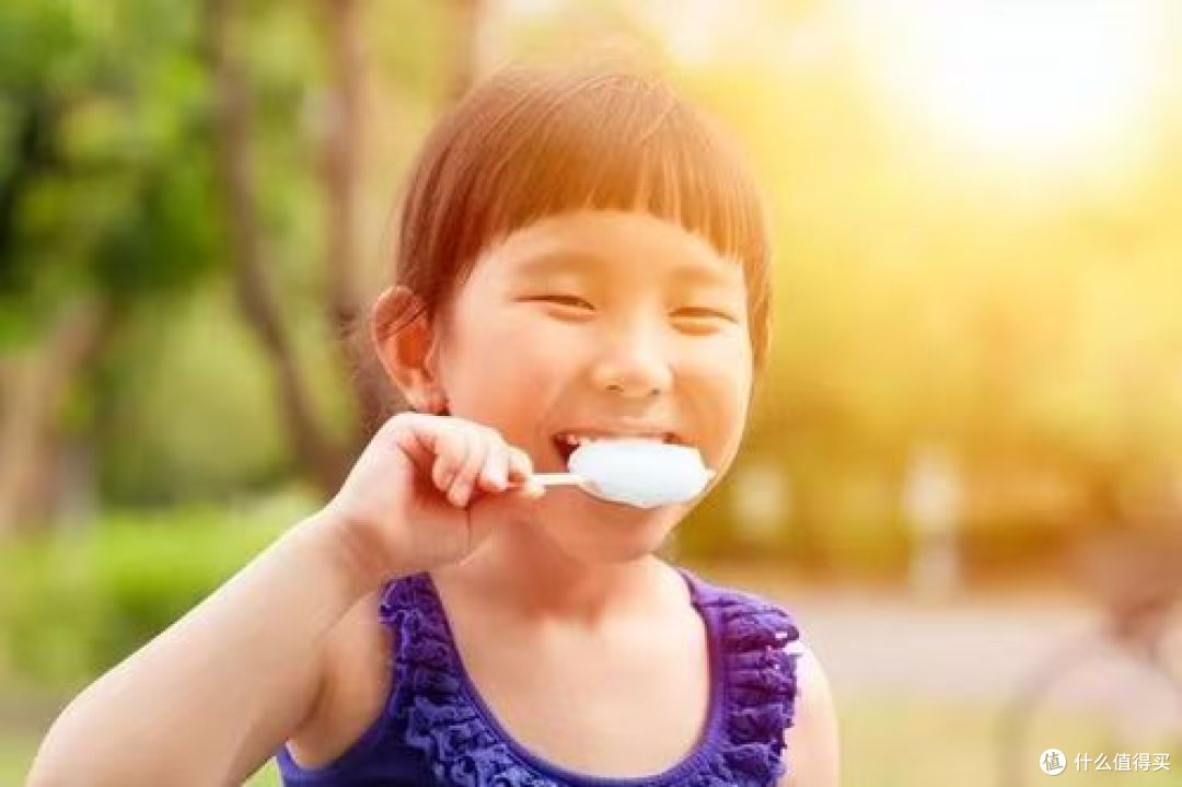 一个坏习惯就能让孩子近视激增!90%家长还在纵容,快别做了