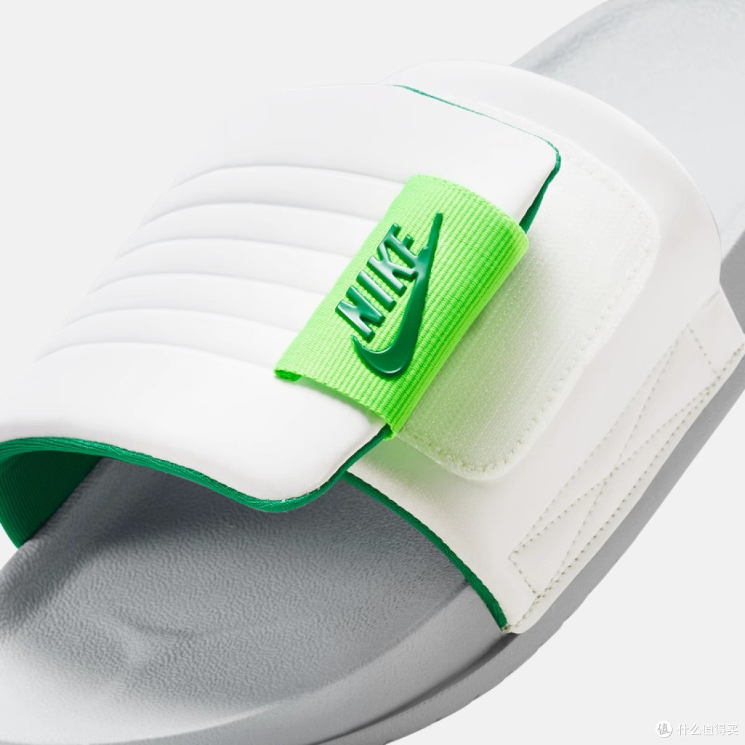 Nike秋季男拖鞋设计与舒适兼备