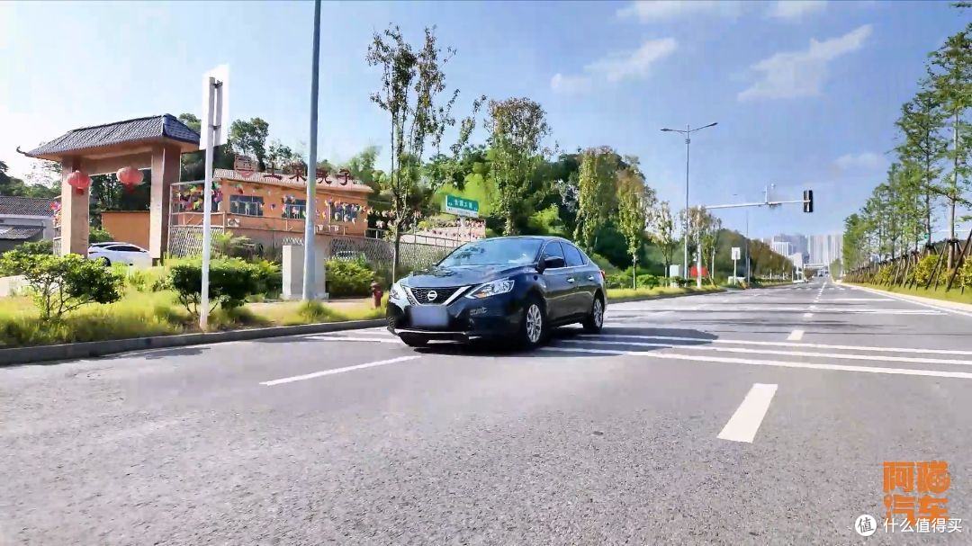 配置省到家,人称三大妈,轩逸为什么照样月销2万多台?