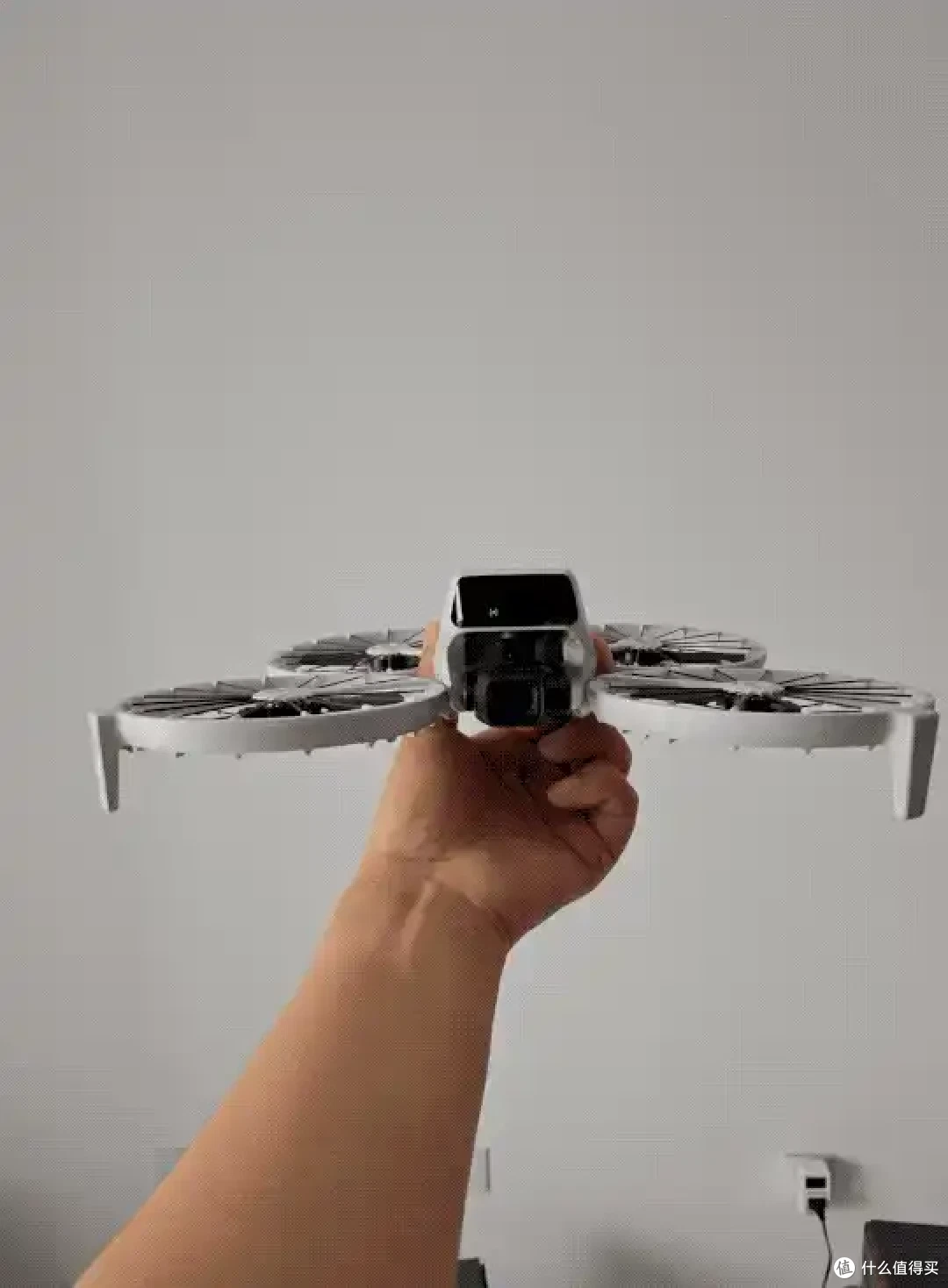 大疆 DJI Flip 测评:新手也能拍大片,但抗风和避障能力仍有限