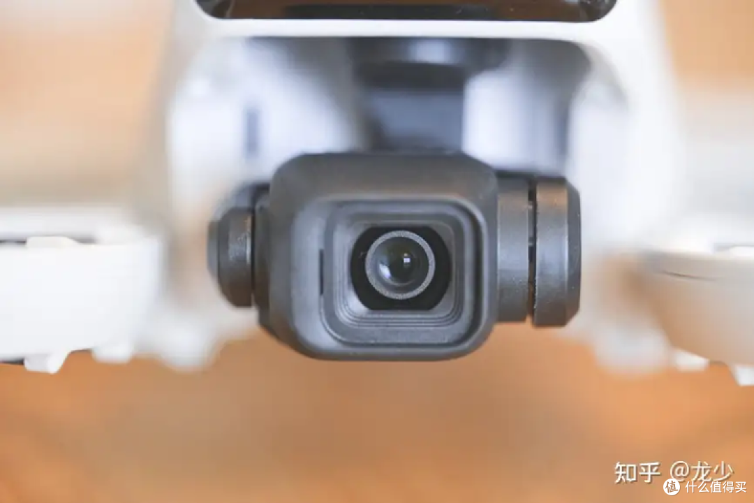 大疆 DJI Flip 测评:新手也能拍大片,但抗风和避障能力仍有限