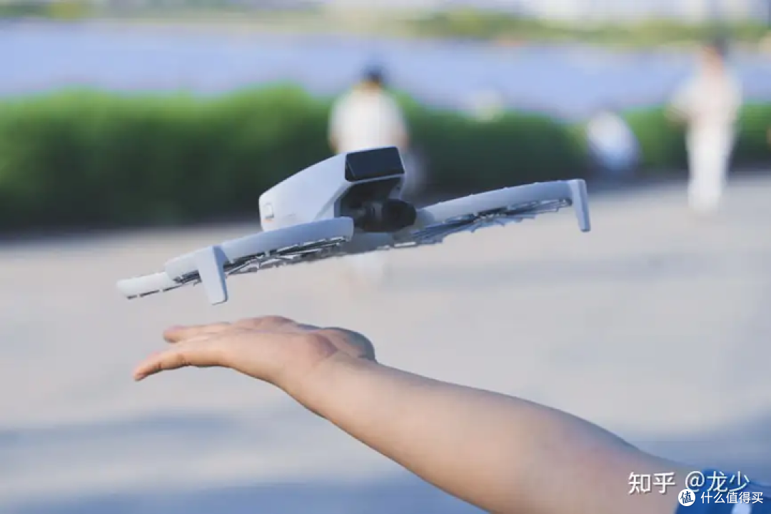 大疆 DJI Flip 测评:新手也能拍大片,但抗风和避障能力仍有限