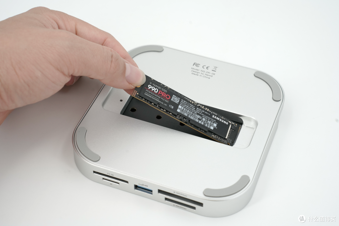 支持CFexpress内存卡,NewQ Mac mini扩容底座开箱评测