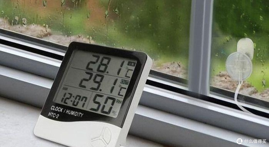 雨季衣物防潮技巧,如何正确存储衣物避免霉变