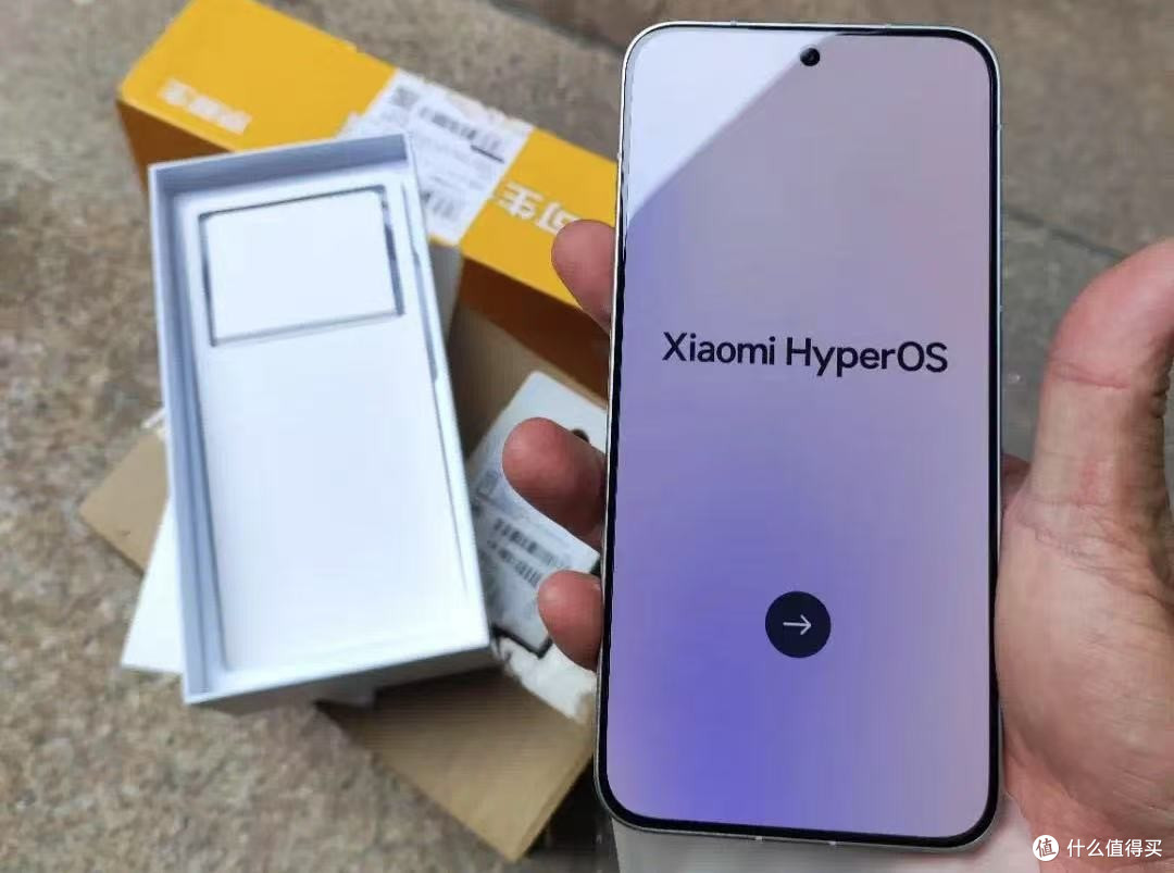 顶配16GB+1TB,跑分240万+7550mAh,小米售价仅1682元起