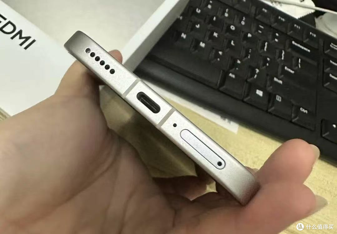 顶配16GB+1TB,跑分240万+7550mAh,小米售价仅1682元起