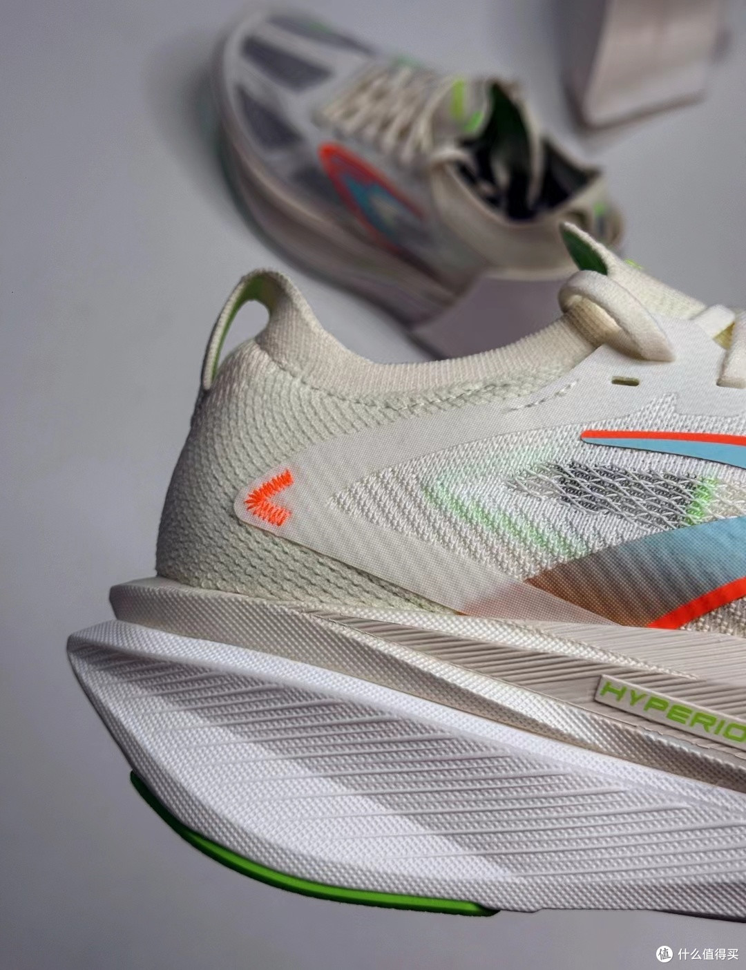 跑鞋界的“全能战士”?Brooks Hyperion Max 3