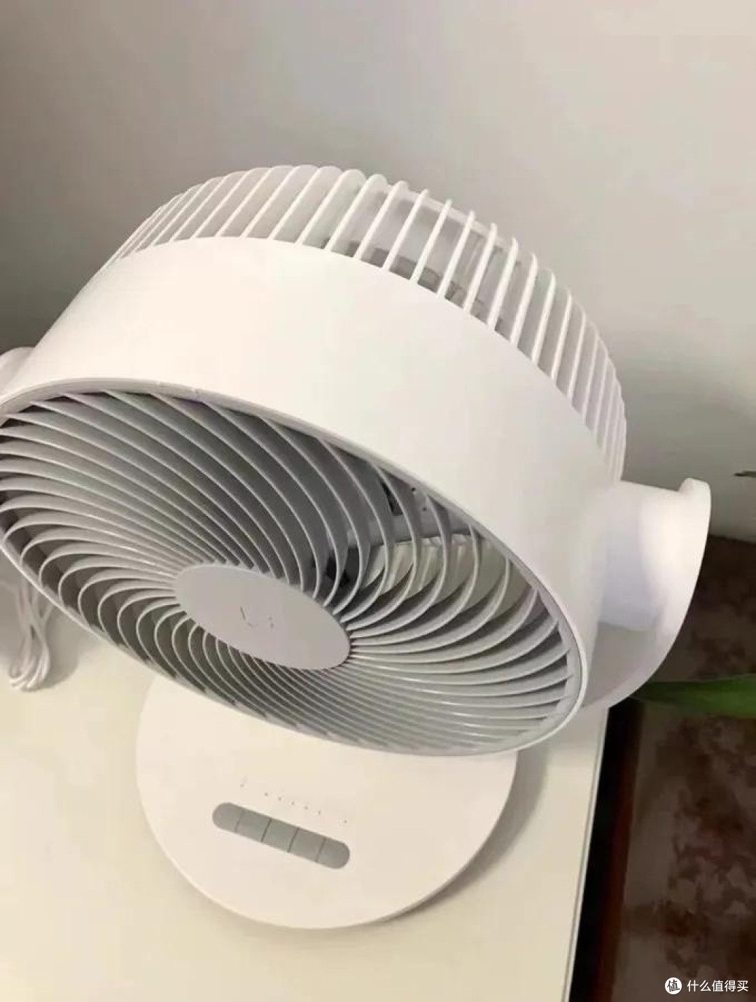 米家桌面风扇:轻便灵活,智能操控