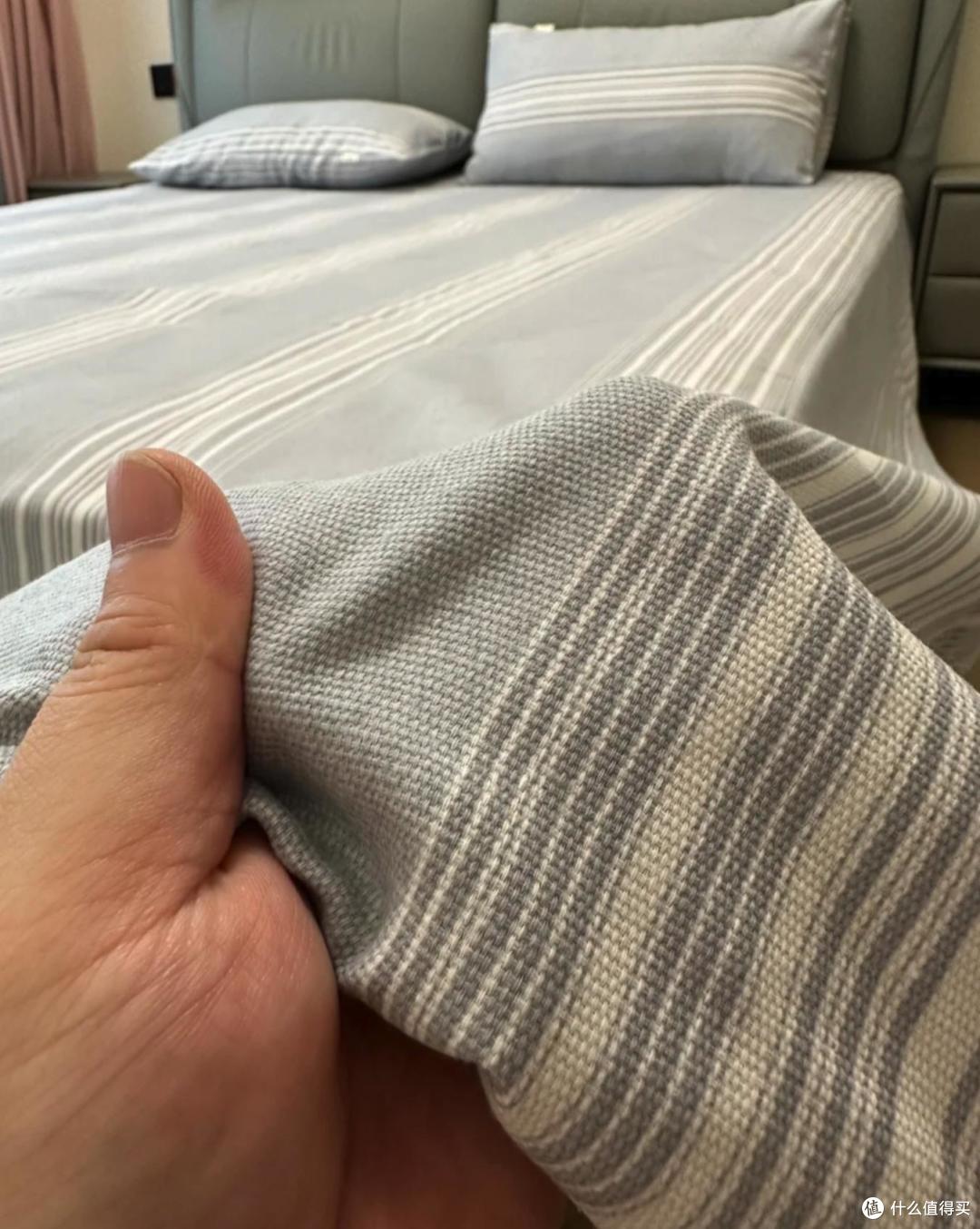 曾经家家必备的床上用品,如今却成了时代的眼泪,你家还剩几样?
