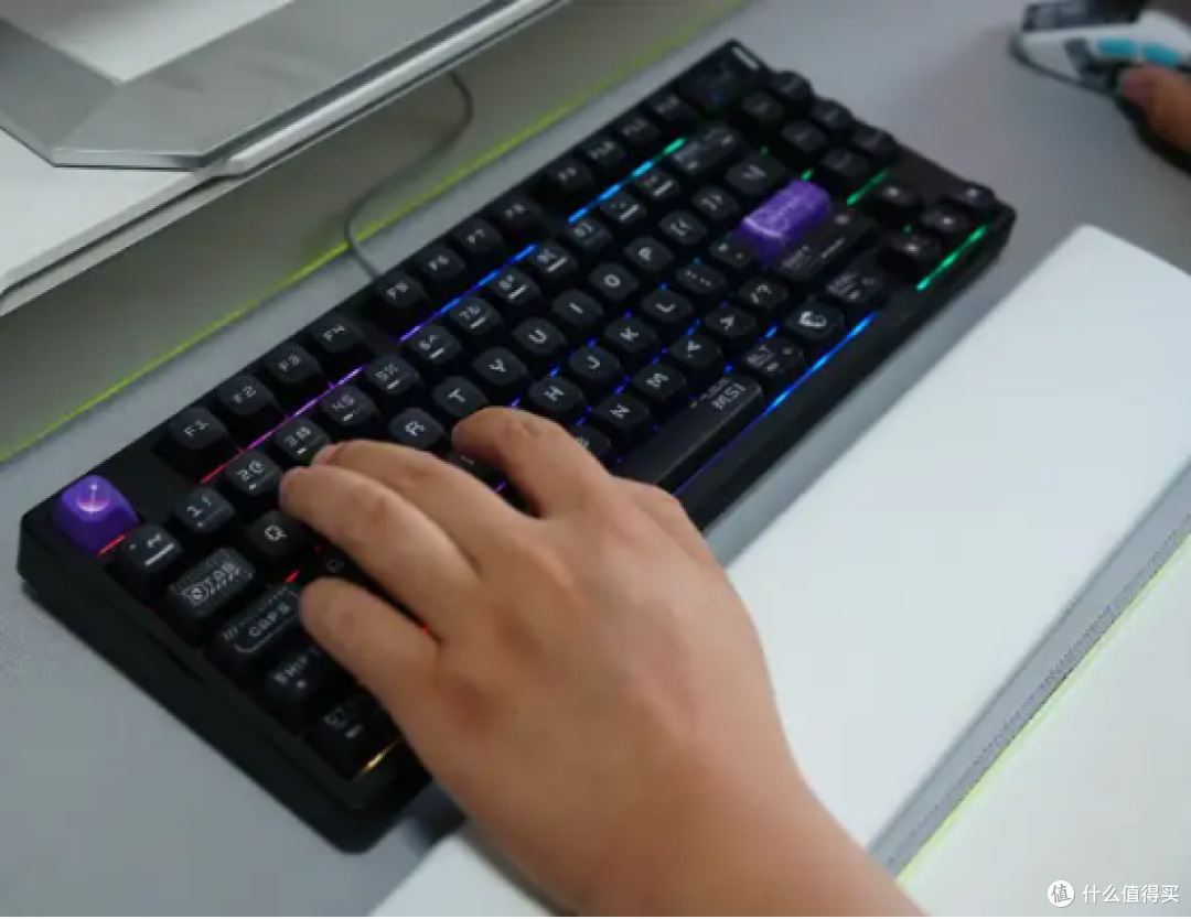 微星FORGE GK600 W方程式深度体验:三模连接+全键热插拔真香!