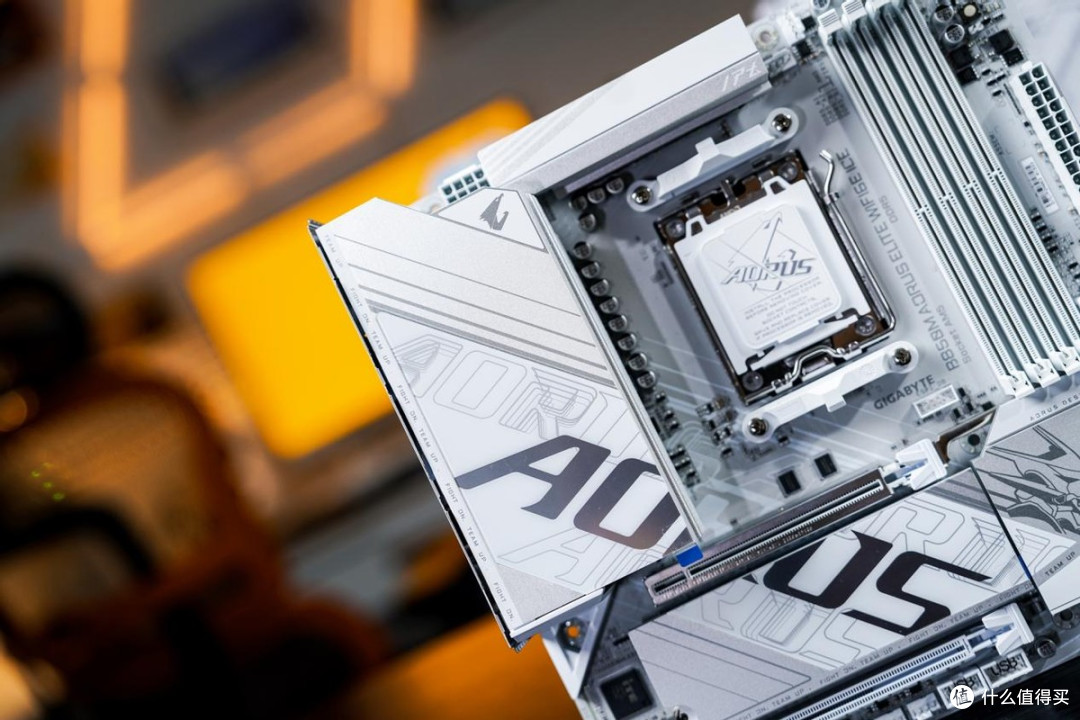 纯白AMD平台装机分享：9600X搭配技嘉B850M+星耀RTX5070显卡