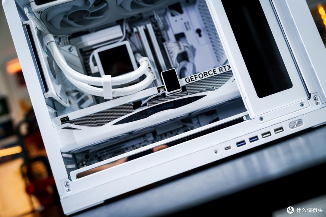 纯白AMD平台装机分享：9600X搭配技嘉B850M+星耀RTX5070显卡