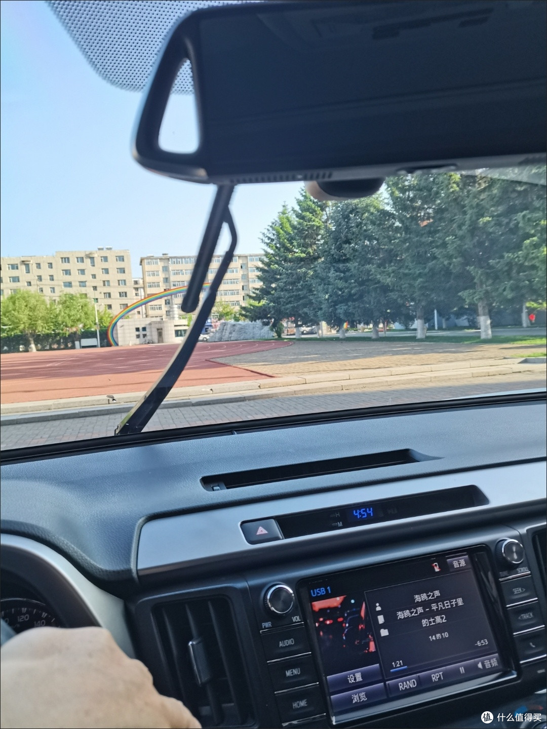 德国马牌雨刮器踩坑记：说好的静音耐久，结果成了摆设