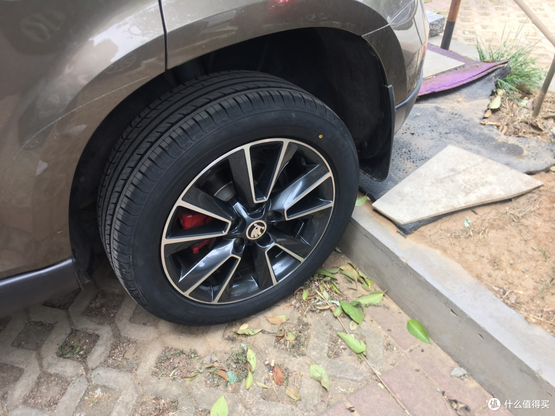朝阳轮胎换胎踩坑记:型号混乱还伤车