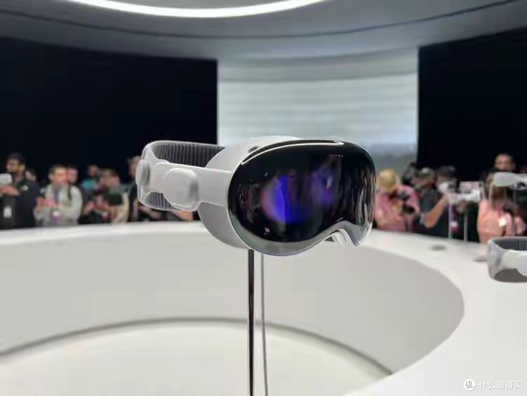有爆料称,Vision Pro终于迎来第二代,但600g的重量不变