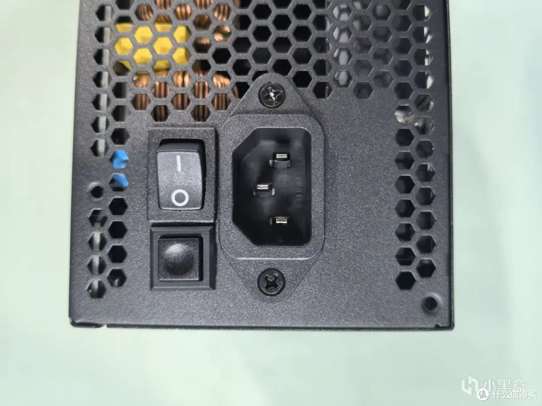 高端电源的性价比选择:艾湃电竞GTRV2 850MW 850W 白金牌全模组