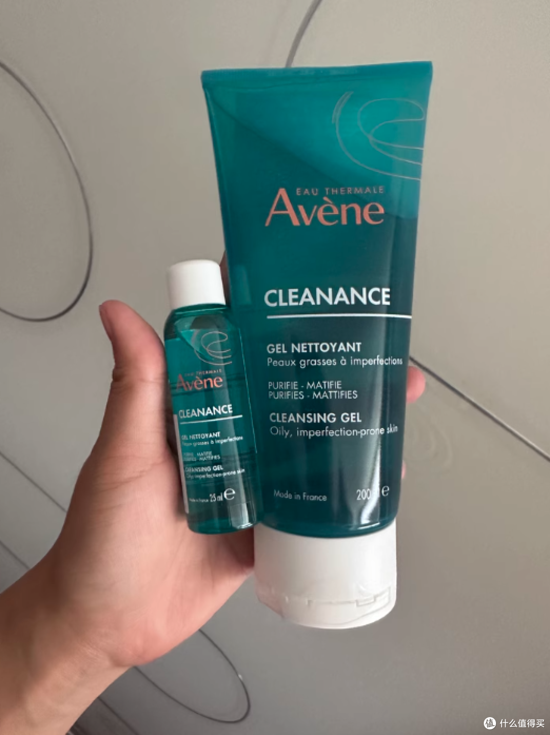 雅漾控油净肤洁面凝胶 200ML:油敏肌的福音