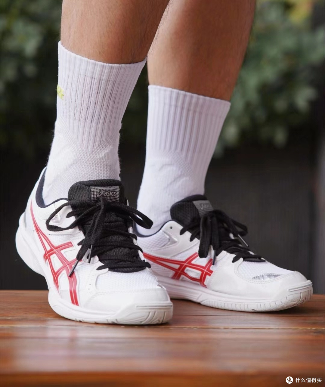 Asics River CS 白红训练鞋，通勤运动两不误