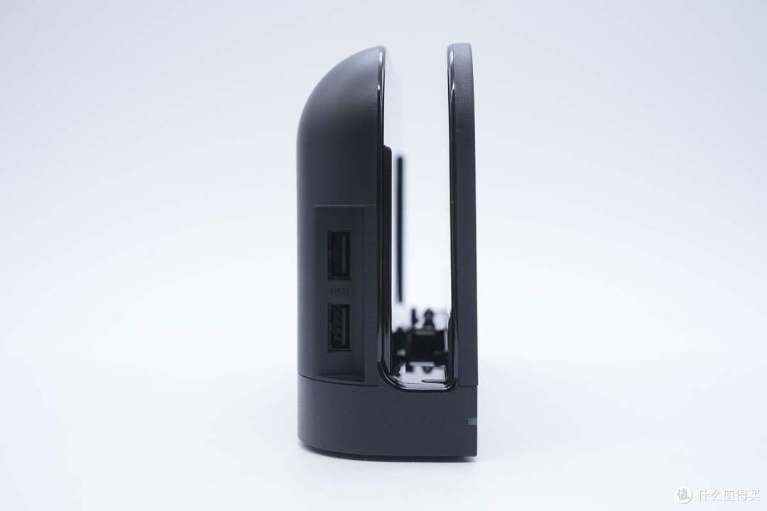 支持TV模式4K分辨率输出,任天堂Switch 2港版原装充电底座拆解