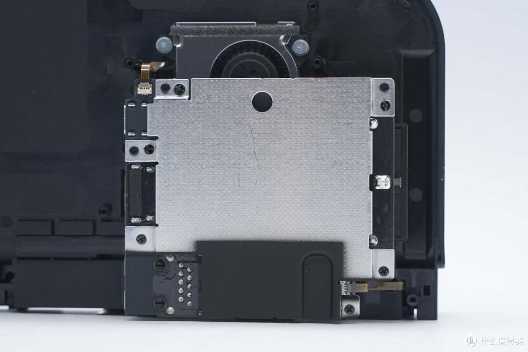 支持TV模式4K分辨率输出,任天堂Switch 2港版原装充电底座拆解