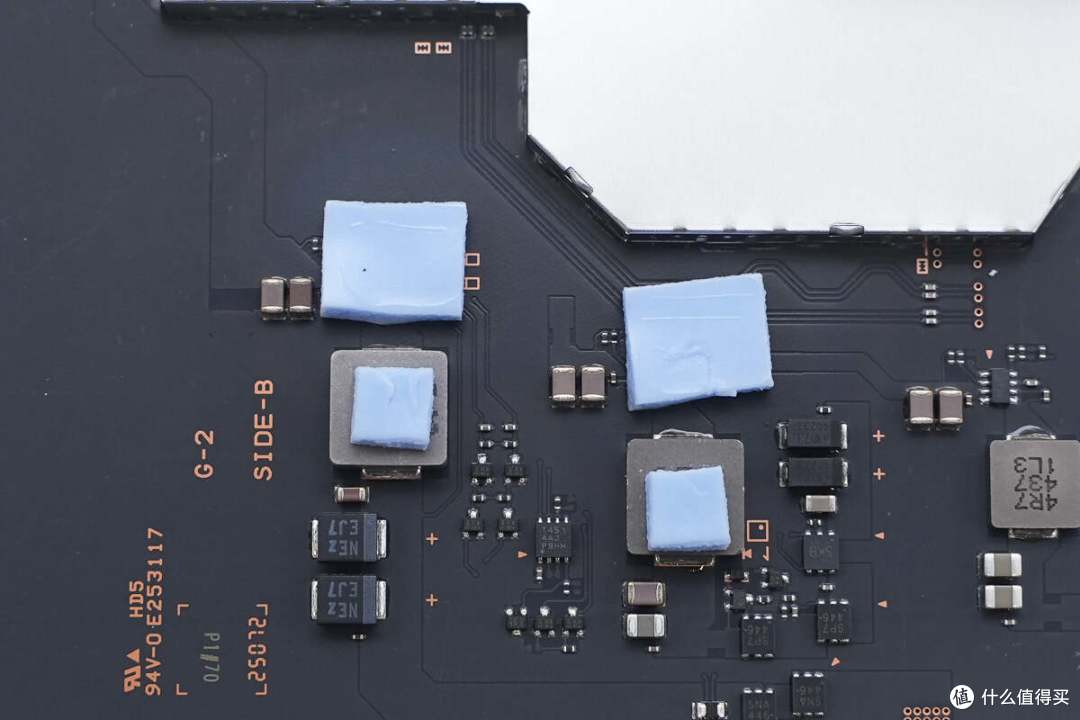 支持TV模式4K分辨率输出,任天堂Switch 2港版原装充电底座拆解