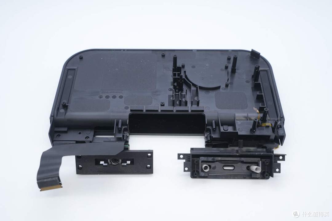 支持TV模式4K分辨率输出,任天堂Switch 2港版原装充电底座拆解