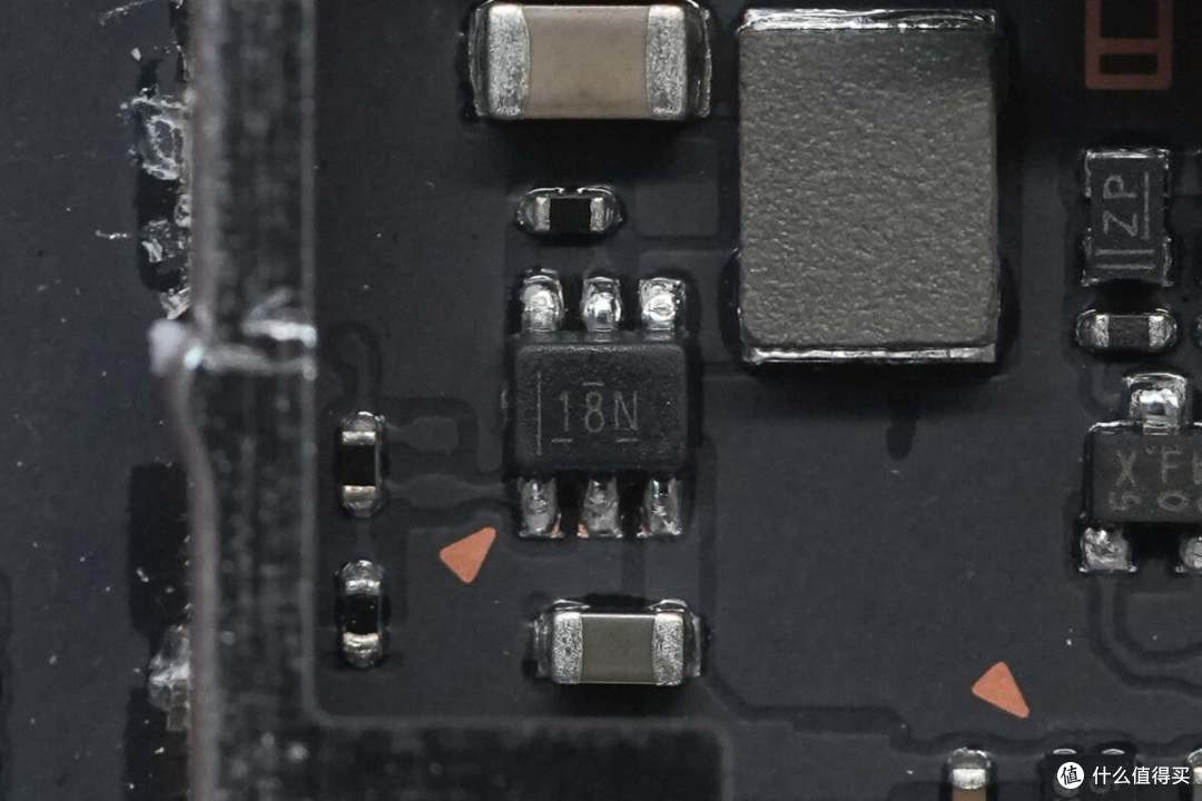 支持TV模式4K分辨率输出,任天堂Switch 2港版原装充电底座拆解