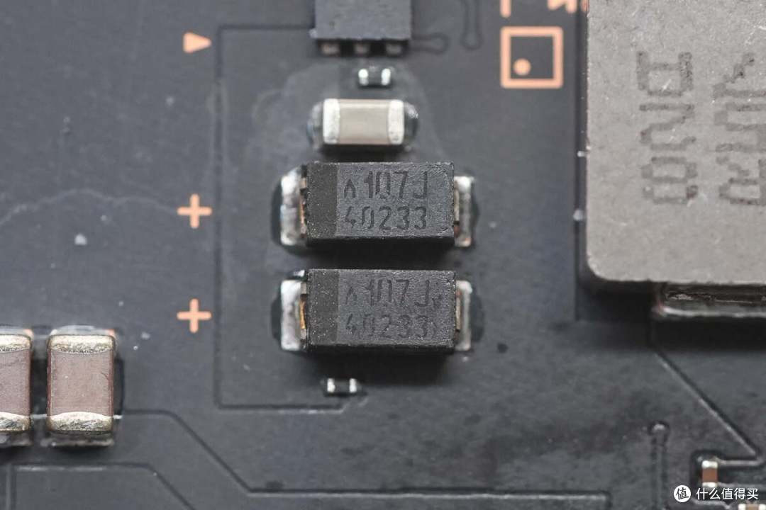 支持TV模式4K分辨率输出,任天堂Switch 2港版原装充电底座拆解